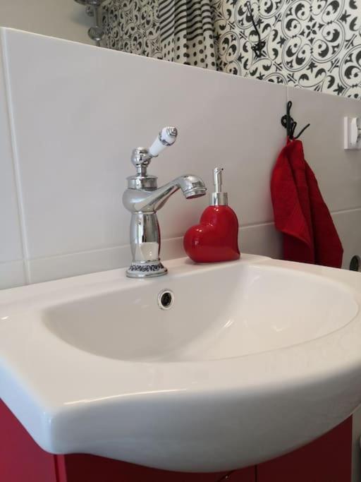 Вилла Red Bed Jankowice  Экстерьер фото