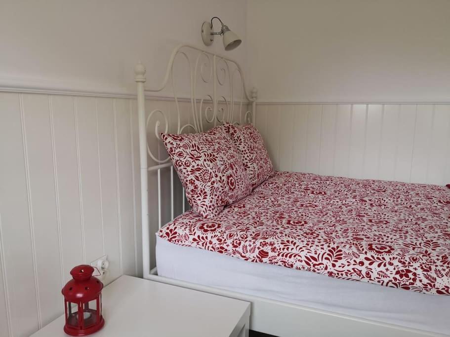 Вилла Red Bed Jankowice  Экстерьер фото